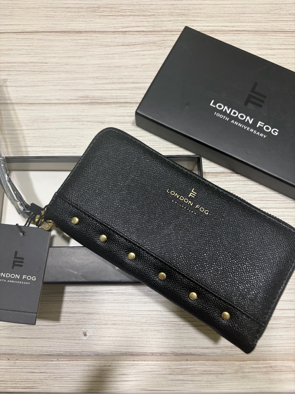 London Fog Black Textured Leather Zip Wallet with Gold Logo